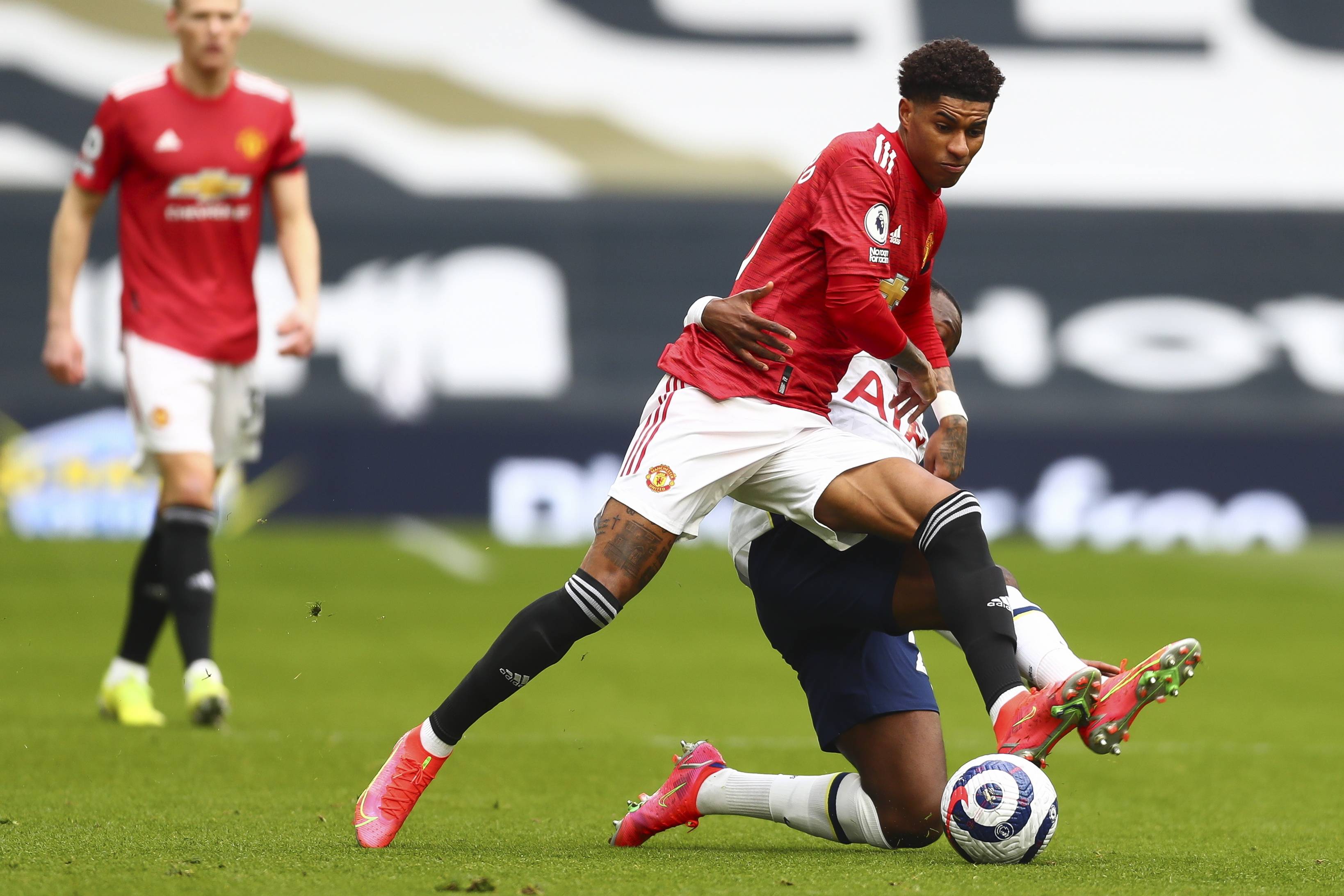 的边路突破 的边路突破